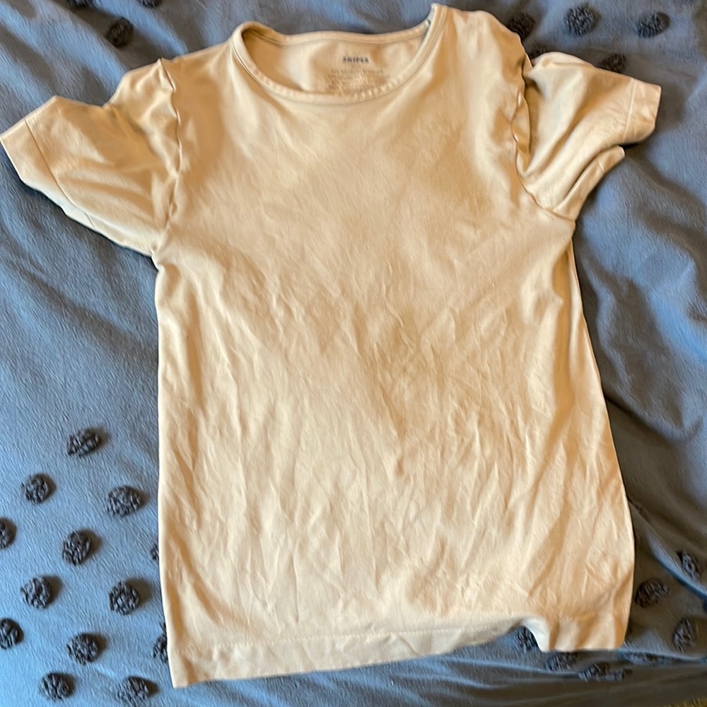 Skims soft smoothing tshirt in desert